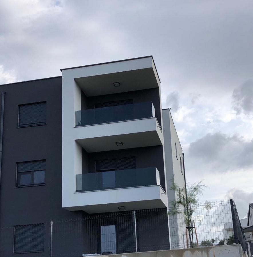 Urban Appartement Pula Buitenkant foto